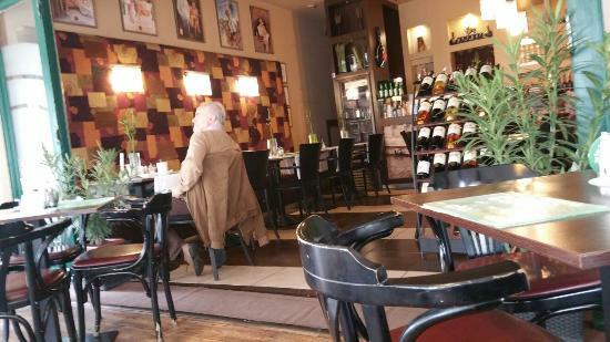 Cherry Etterem Es Kavezo