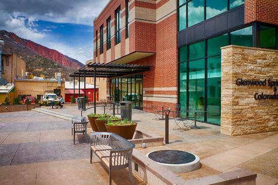 Glenwood Springs Branch Library