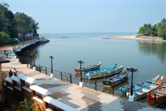 Mahe River Side Walkway