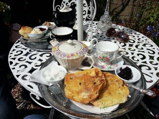 Harbour Antiques and Georgian Tea Garden
