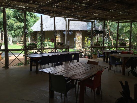 Jakkals & Wolf Family Restaurant