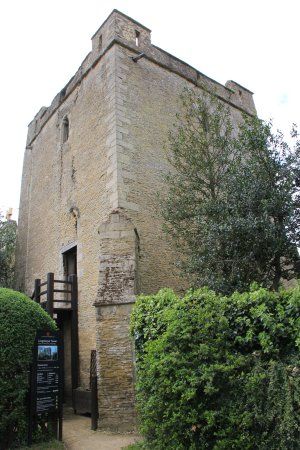 Longthorpe Tower