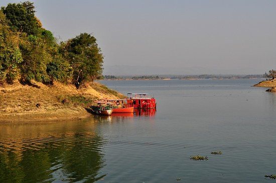 Parjatan Hanging Bridge