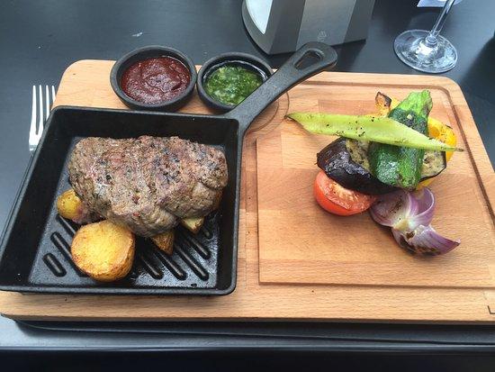 TonyResort restaurant