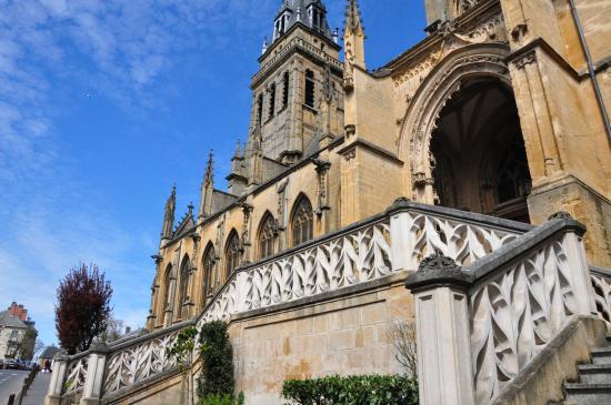 Basilique Notre-Dame-d'Esperance