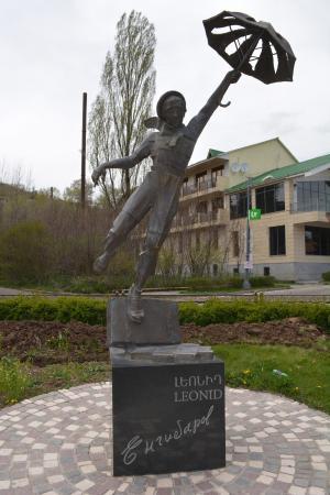 Leonid Yengibarov Monument