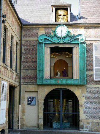 Le Grand Marionnetiste