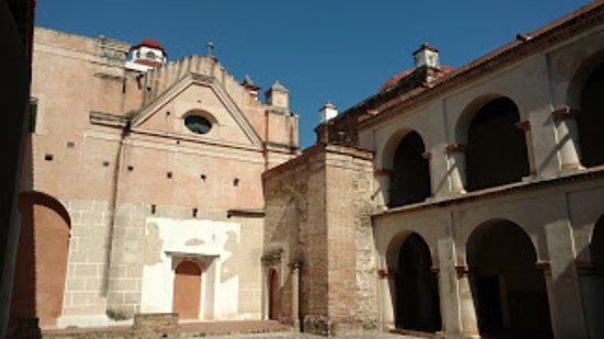 Museo de la Laca and the Santo Domingo monastery