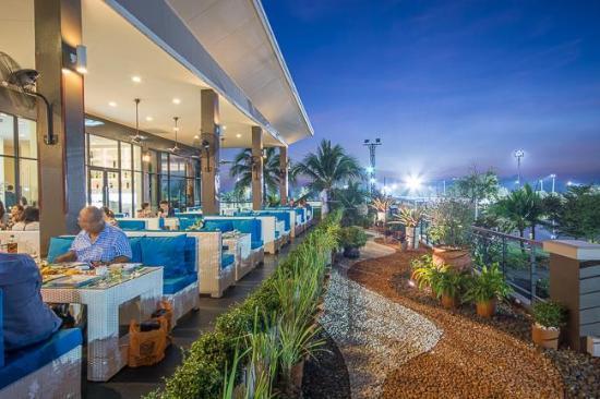 North Hill's Mix Restaurant and Bar