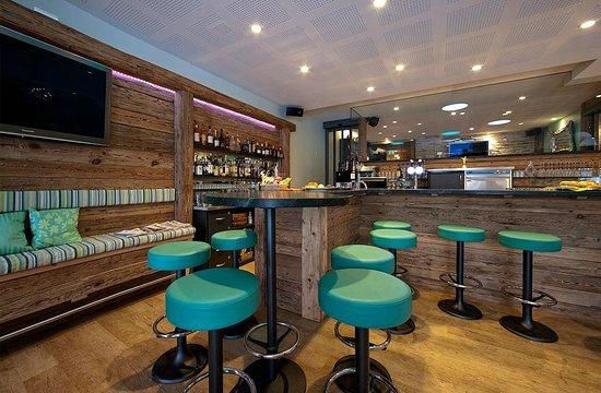 Lindemann's Overtime Bar