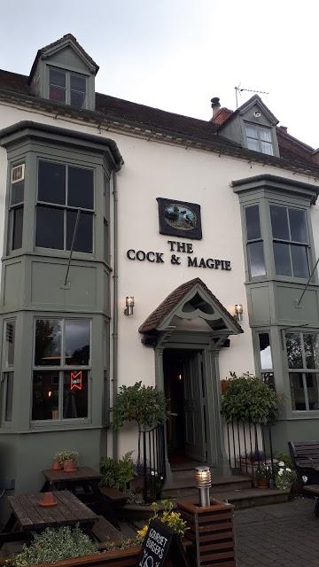 The Cock and Magpie