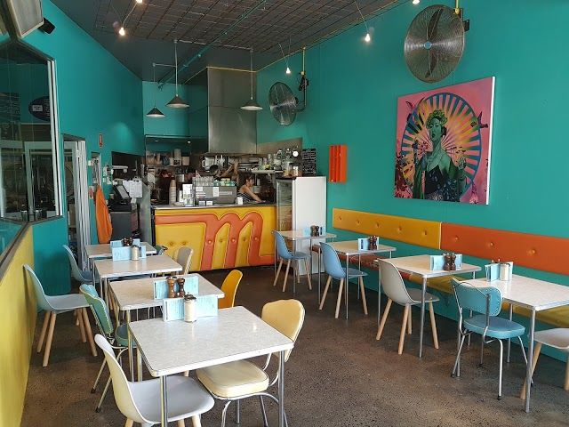 Machine Laundry Cafe