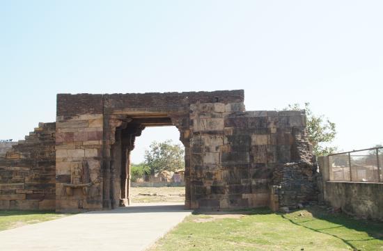 Dabhoi Fort