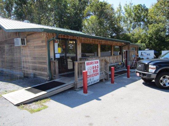Bear's Den BBQ