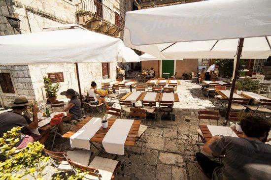 Largo Bistro Pizzeria