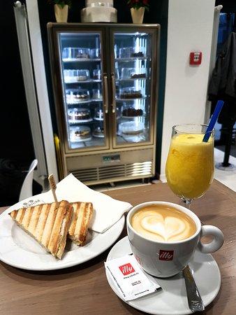 Atrium Coffee and Cakes