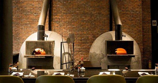 Pizza 4P's Hoang Van Thu