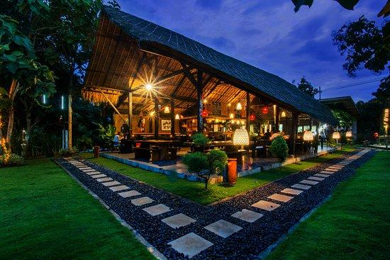 L Good Bar and Grill