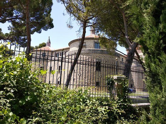 Castillo de Villaviciosa de Odon