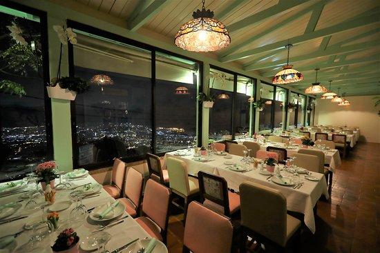 Les Caves De Dar Azar