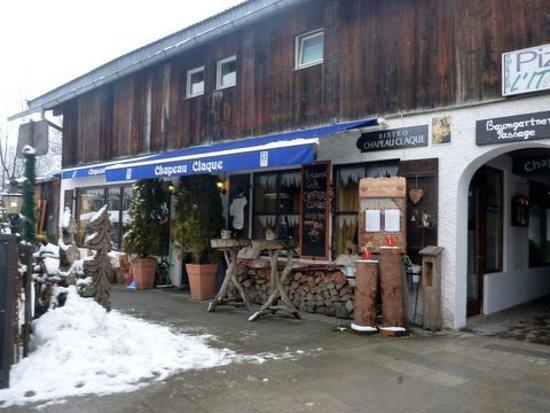 Bistro Chapeau Claque