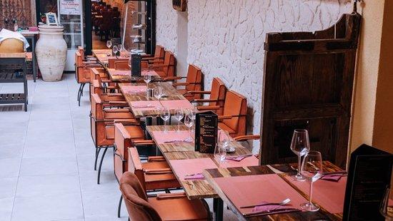 Le Gourmet Resto Lounge