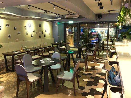 MUNCHIES Cafe & Bistro