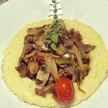 Flora Cafe & Restaurant