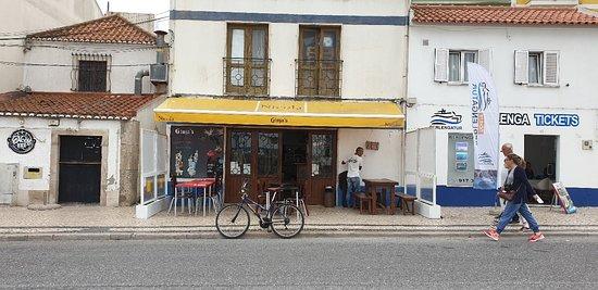 Ginja's Food & Drinks