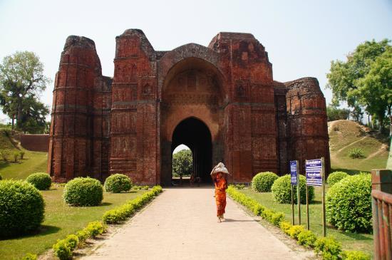 Dakhil Darwaza