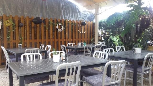 Pelican Rocks Seafood Restaurant & Cafe