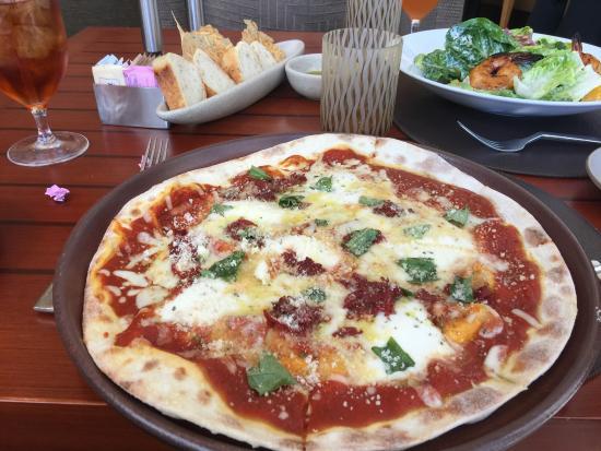 Quattro Restaurant and Bar