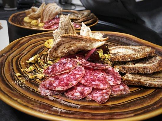 Gallerie Bar and Bistro