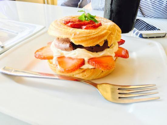 Cargo Club Cafe & Restaurant