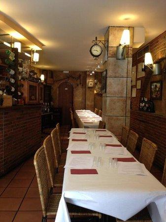 El Com Food & Wine Bar