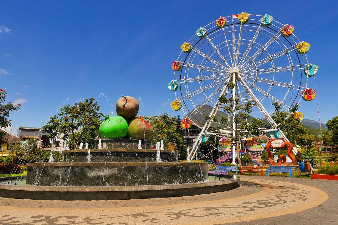 Alun - Alun Kota Wisata Batu