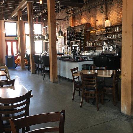 Piatto Pizzeria + Enoteca