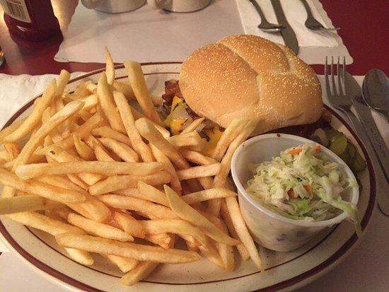 Sportsmen's Restaurant & Taverna