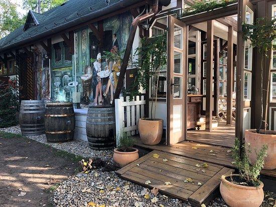 Kis Sziget Cafe and Bar