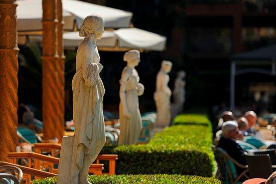 Garden Promenade Cafe