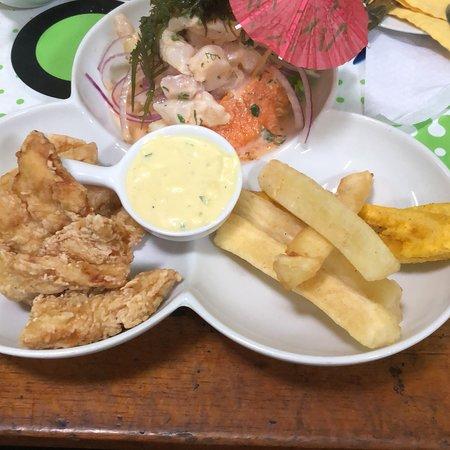 Coma y Punto Cebicheria