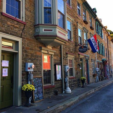 Stone Row Pub And Eatery