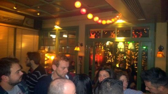 Γυαλι Καφενε