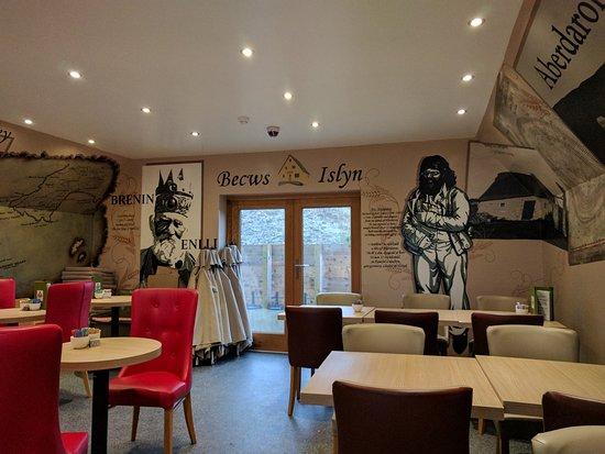 Becws Islyn Bakery