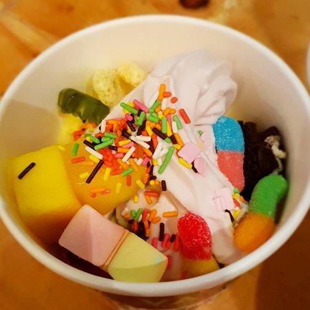 VAVA Frozen Yogurt