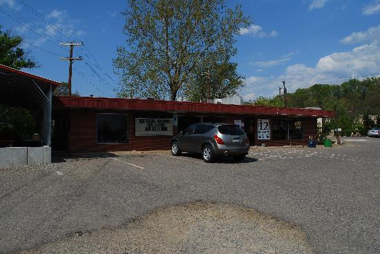 12 Bones Smokehouse RIVER