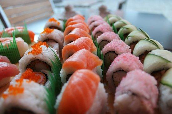 Oyisi Running Sushi & Wok