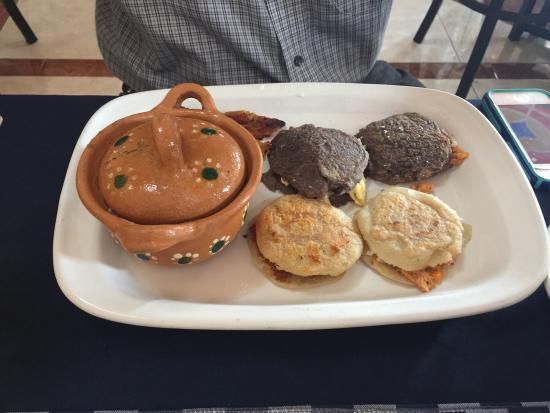 Restaurant la Parroquia Del Hotel Tajin