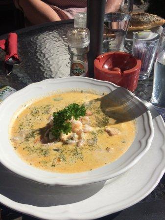 Munch's Cafe and Restaurant