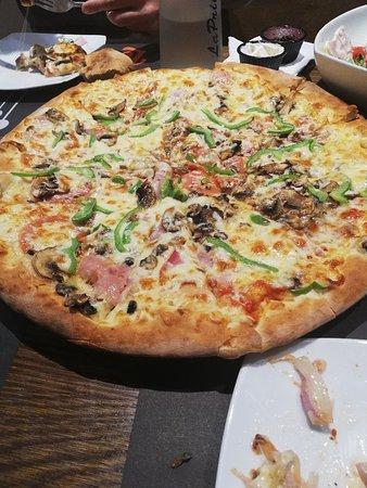 La Prima Pizza Restaurant